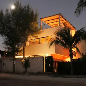 casa-hood.quintano-roohotels.com/